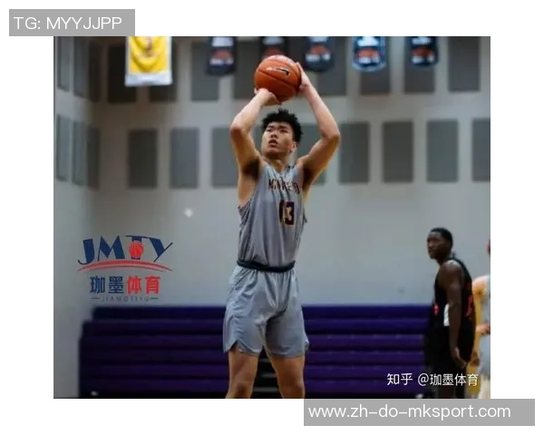 宋翔：曾凡博未参与首钢练习，本赛季去向尚无官方清晰说法